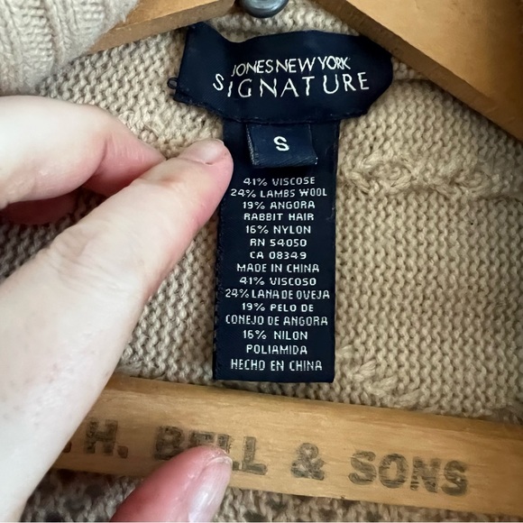 Jones New York Signature Cardigan Size Small - Picture 3 of 6